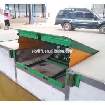 hydraulic loading dock ramp